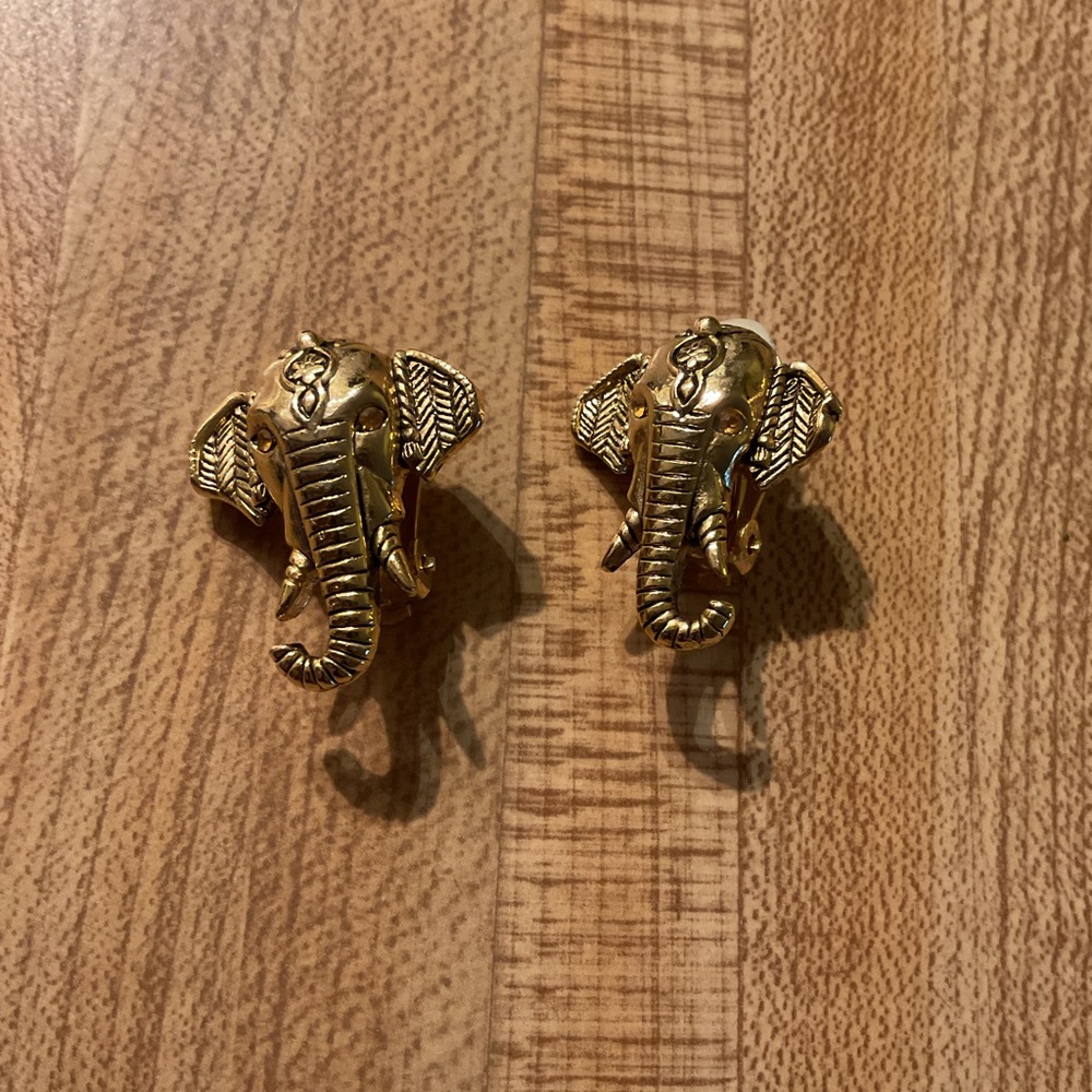 Fabulous Elephant Clip on Earrings!